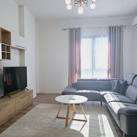 Myhouse At 21 Dhjetori Apartment Tirana Exterior photo