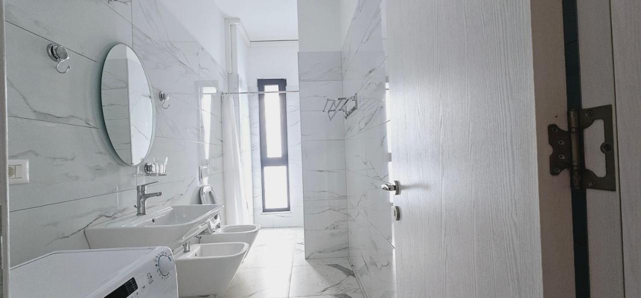 Myhouse At 21 Dhjetori Apartment Tirana Exterior photo