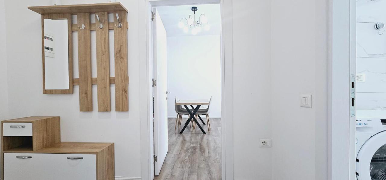 Myhouse At 21 Dhjetori Apartment Tirana Exterior photo