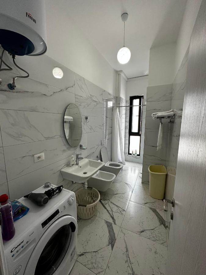 Myhouse At 21 Dhjetori Apartment Tirana Exterior photo