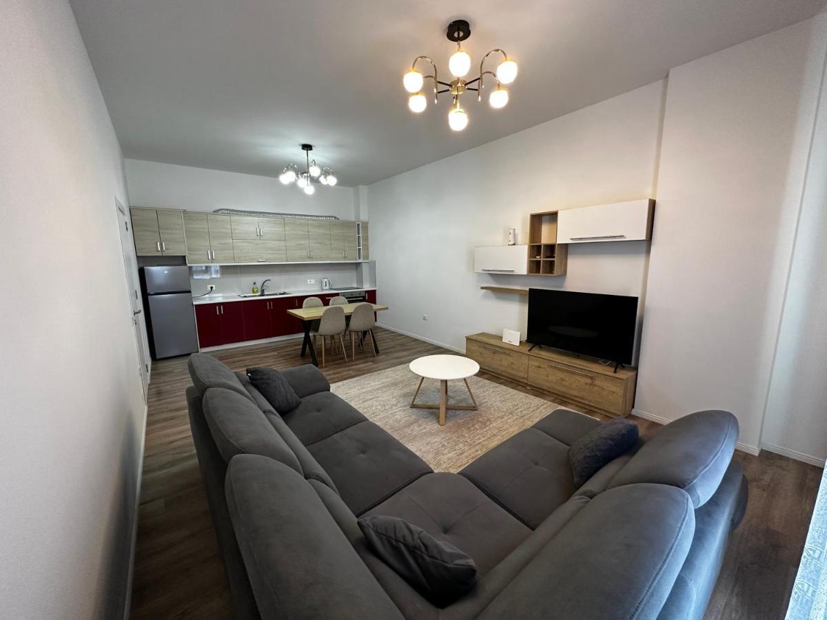 Myhouse At 21 Dhjetori Apartment Tirana Exterior photo